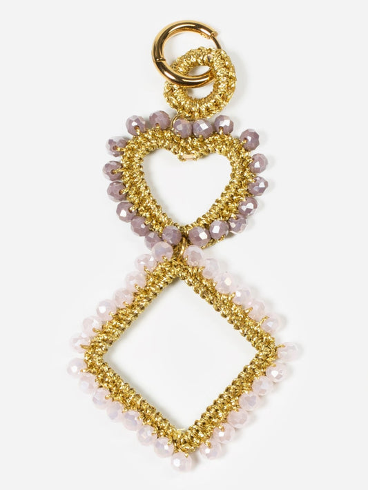 Pendientes geométricos asimétricos con cuentas de colores en forma de corazón, rombo, óvalo y círculo.