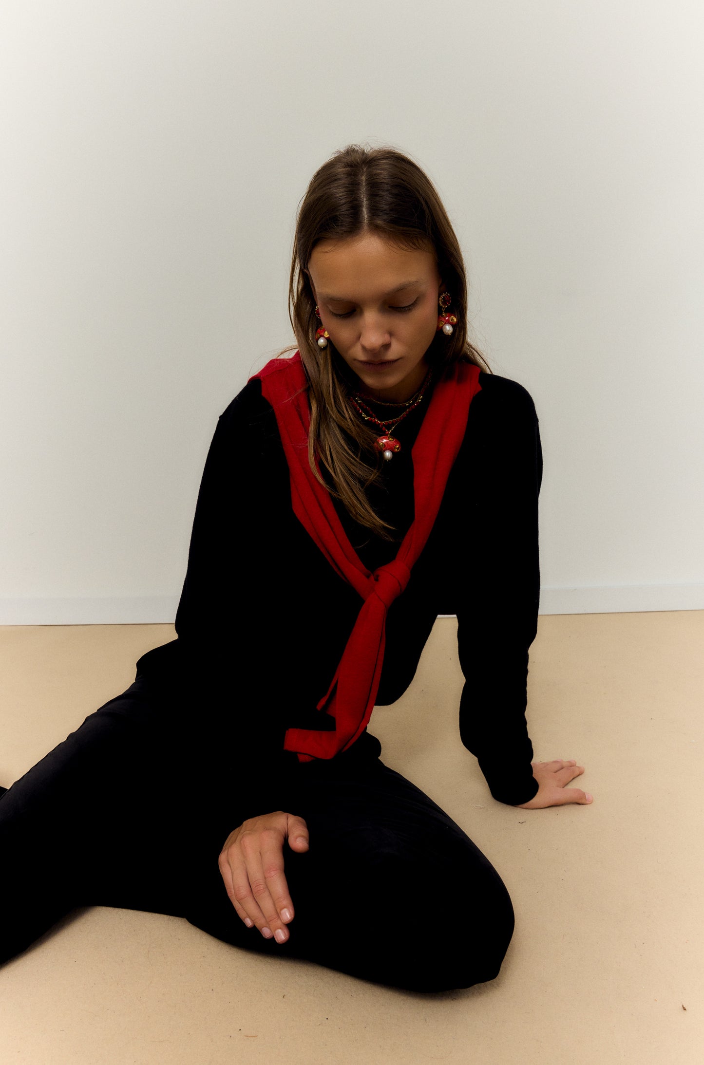 CHAMPI ROJO, LONG NECKLACE WITH RED MUSHROOM-SHAPED CERAMIC PIECE