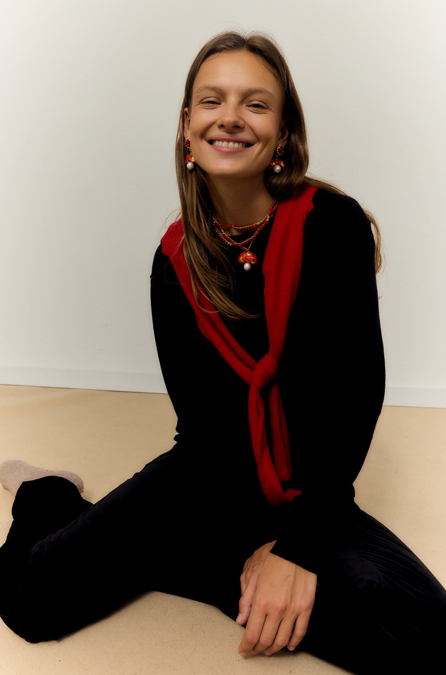 CHAMPI ROJO, LONG NECKLACE WITH RED MUSHROOM-SHAPED CERAMIC PIECE