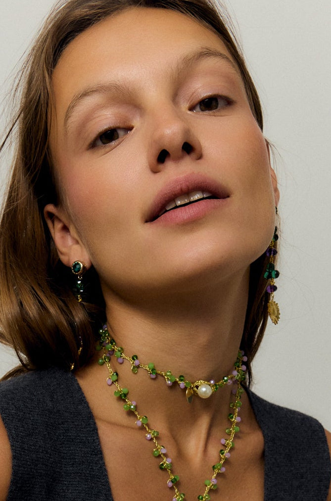 GIRASOL, PENDIENTES DORADOS CON PIEDRAS VERDE Y AMATISTA