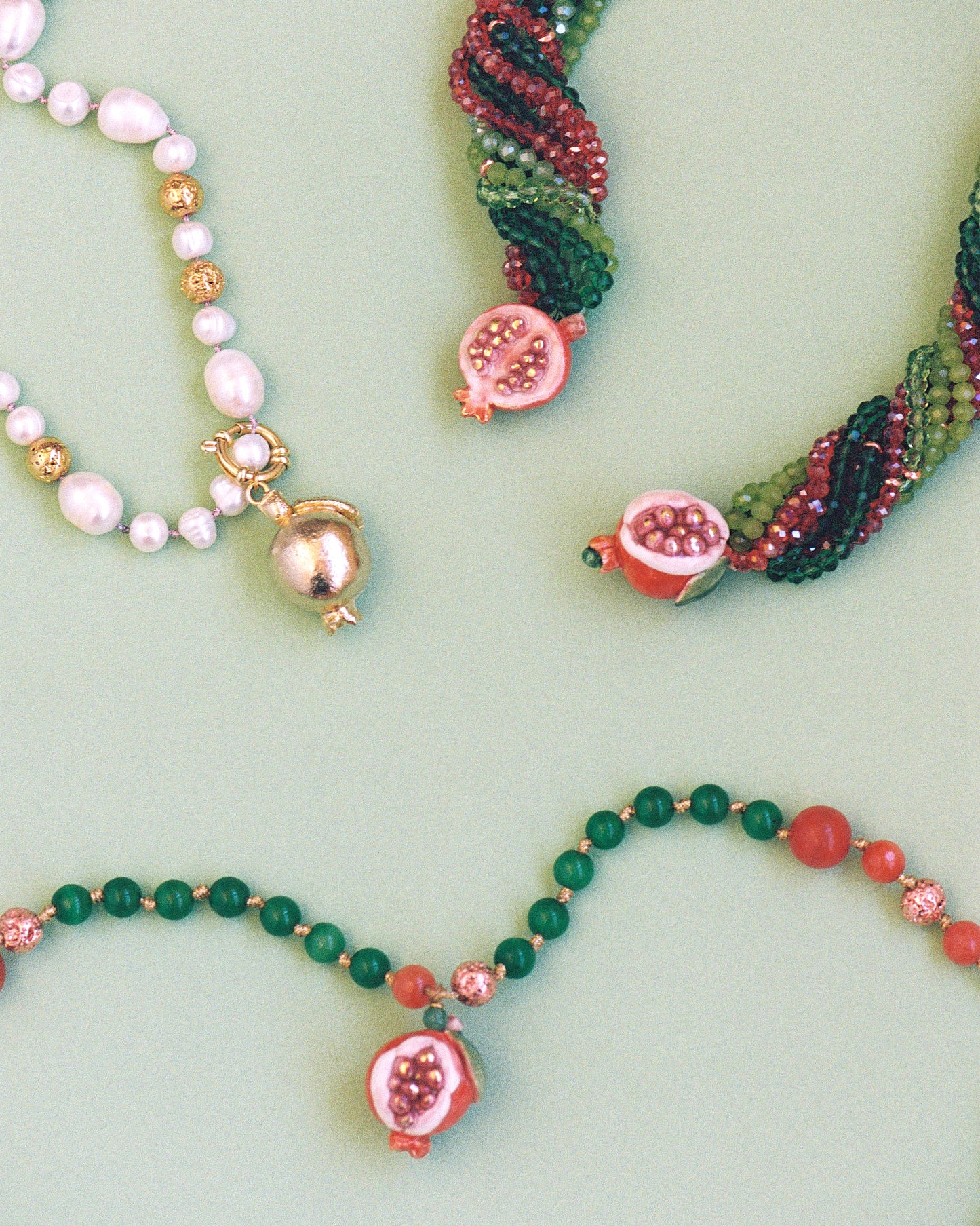 GRANADAS CHOCKER, NECKLACE WITH TWO POMETERY-SHAPED CERAMICS