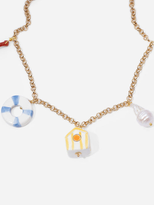 PLAYA, COLLAR CORTO CON CADENA DORADA Y CHARMS MARINOS DE CERÁMICA
