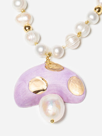 CHAMPI LILA, SHORT PEARL NECKLACE WITH LILAC MUSHROOM PENDANT