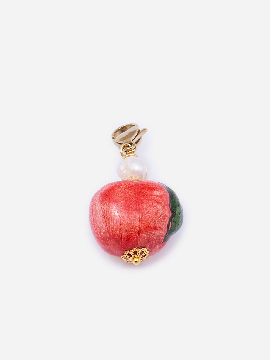 Charm big apple sobre fondo blanco